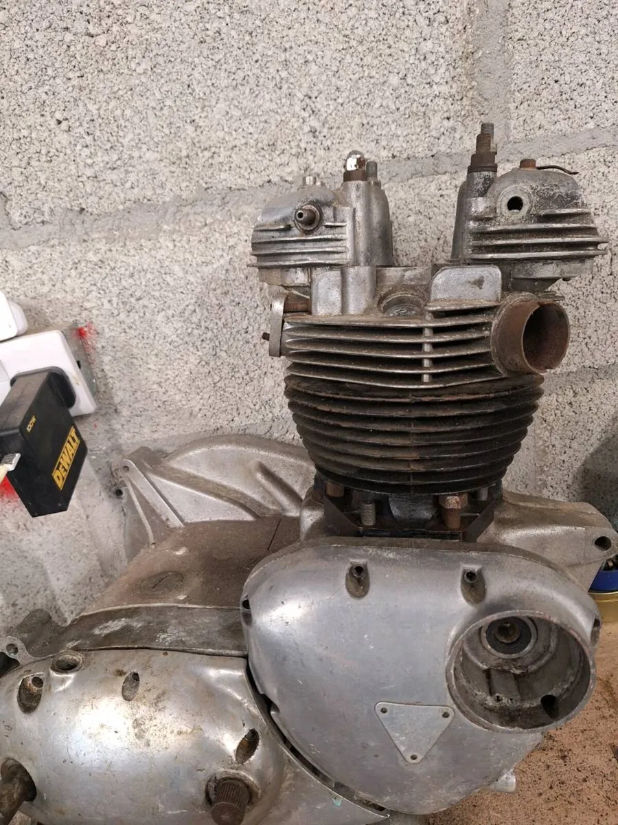 Triumph 6t - Image 3