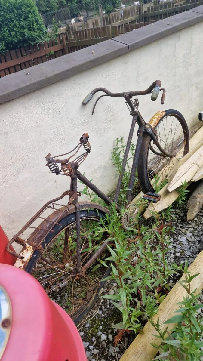 Armstrong Bicycle - Image 1