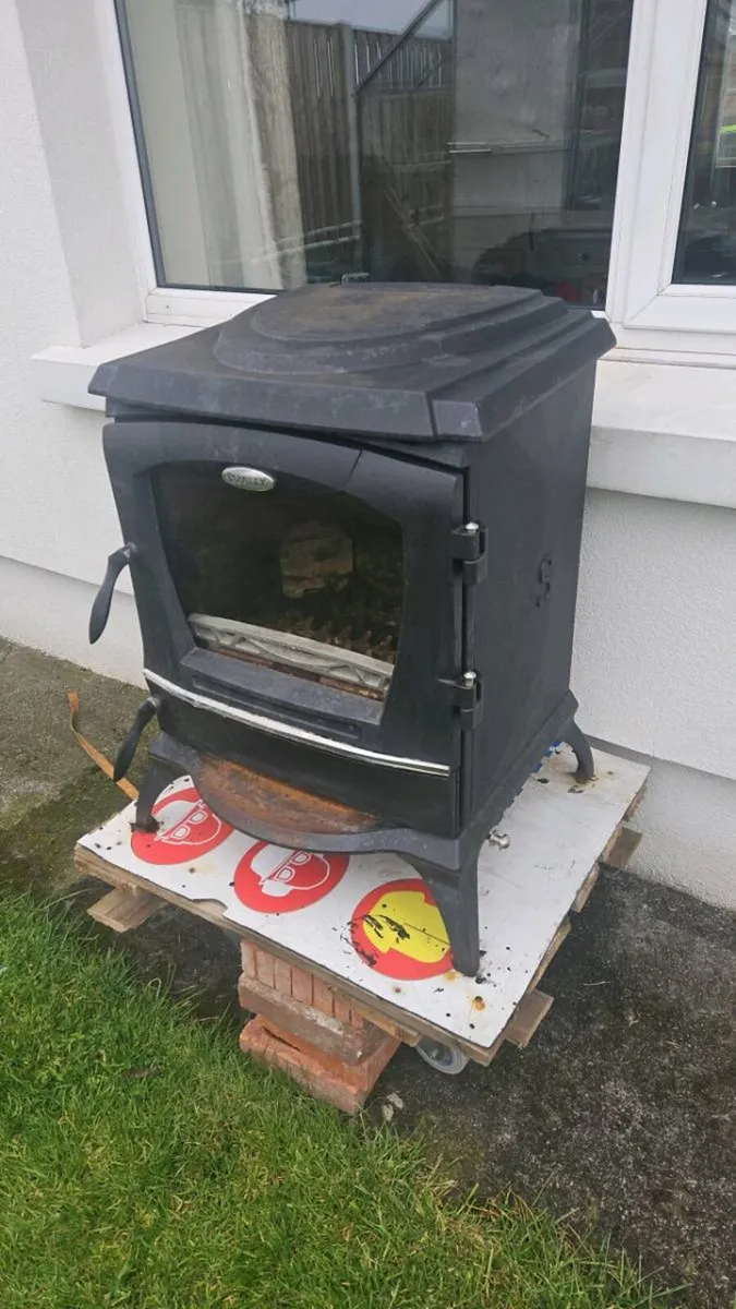 Stove with back boiler - Image 1