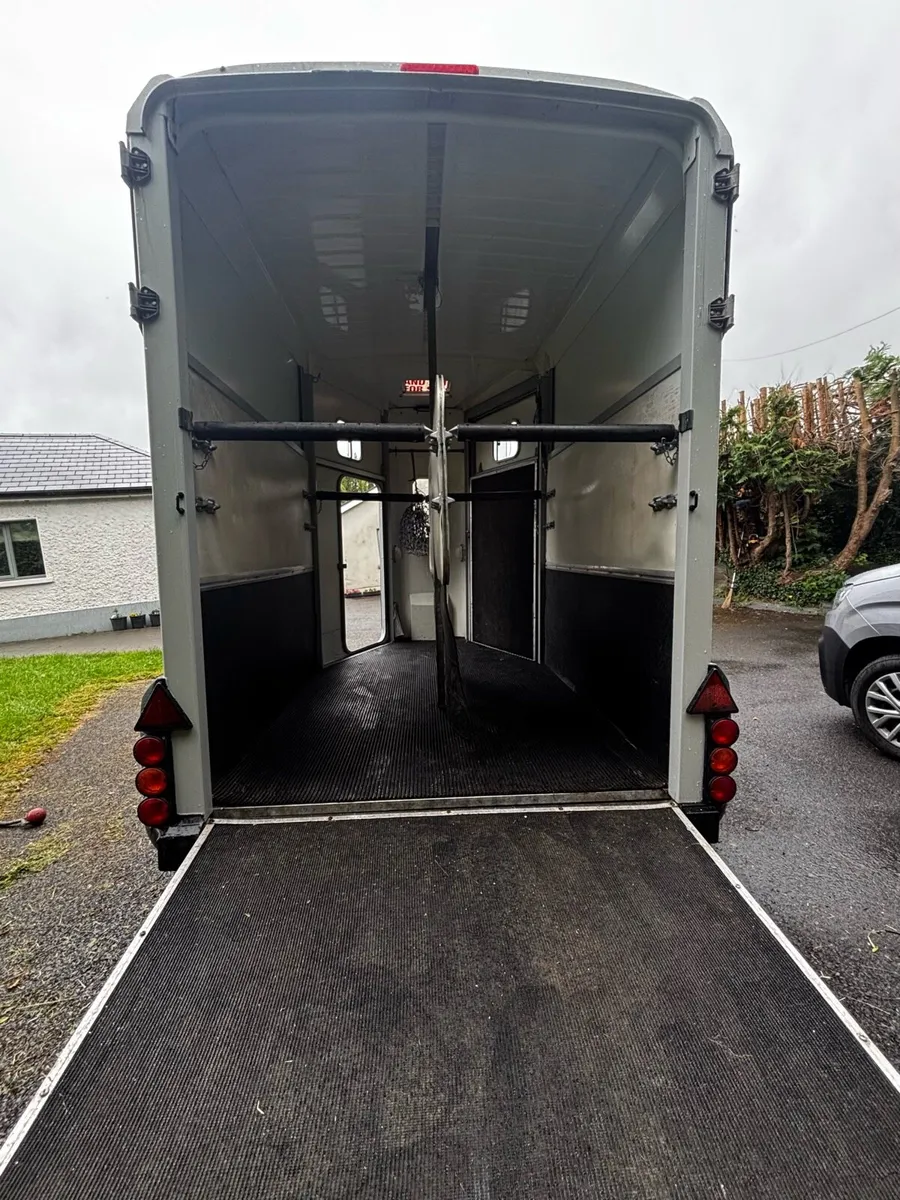 506 horsebox - Image 4
