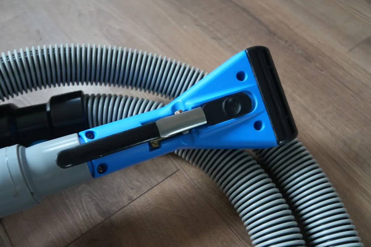 Upholstery Cleaning tool - Sapphire - Image 2