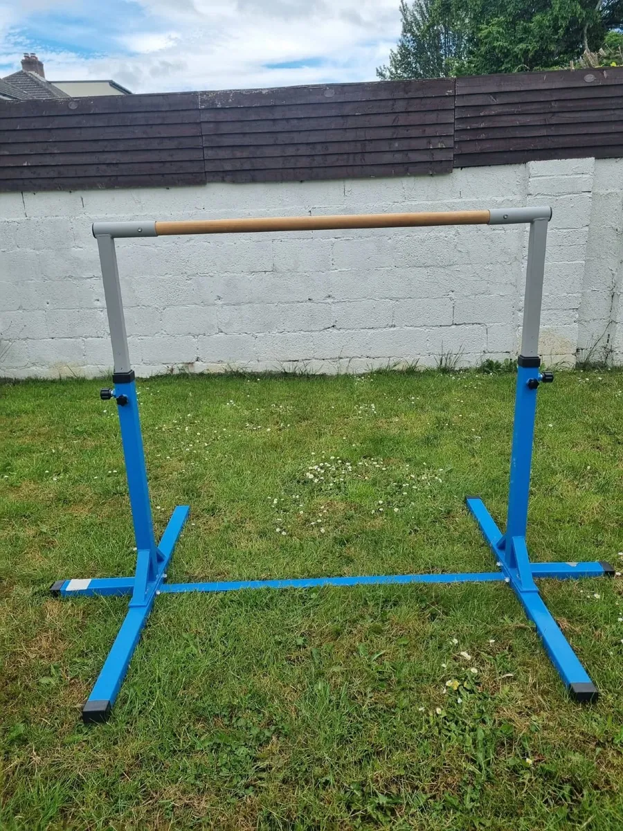 Gymnastics bar - Image 1