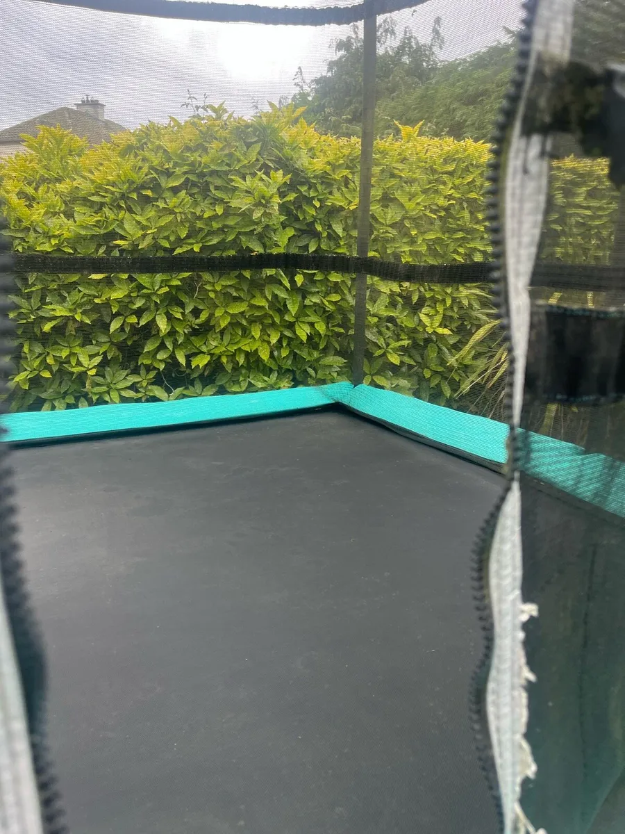 Trampoline 12ft x 8ft - Image 4