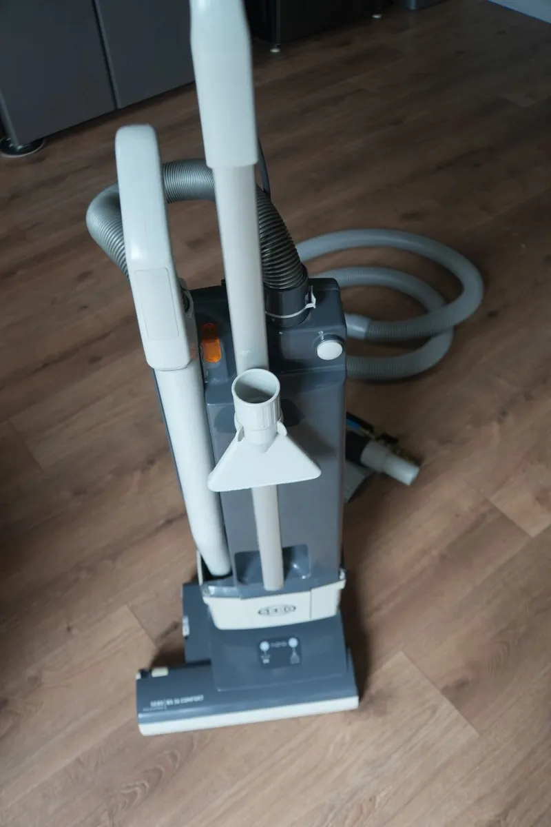carpet vacuum cleaner sebo bs36 (dual motor) - Image 1