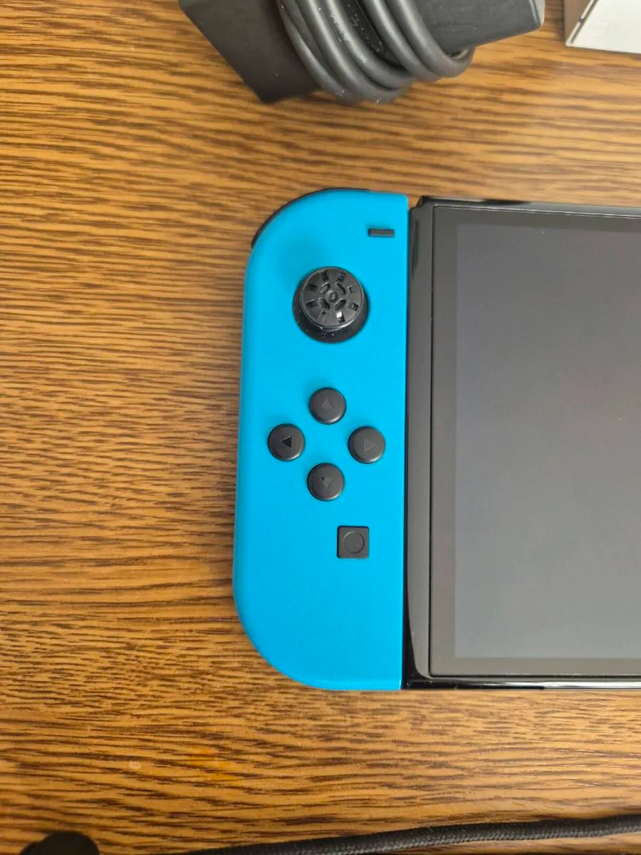 Nintendo switch oled + Game - Image 4