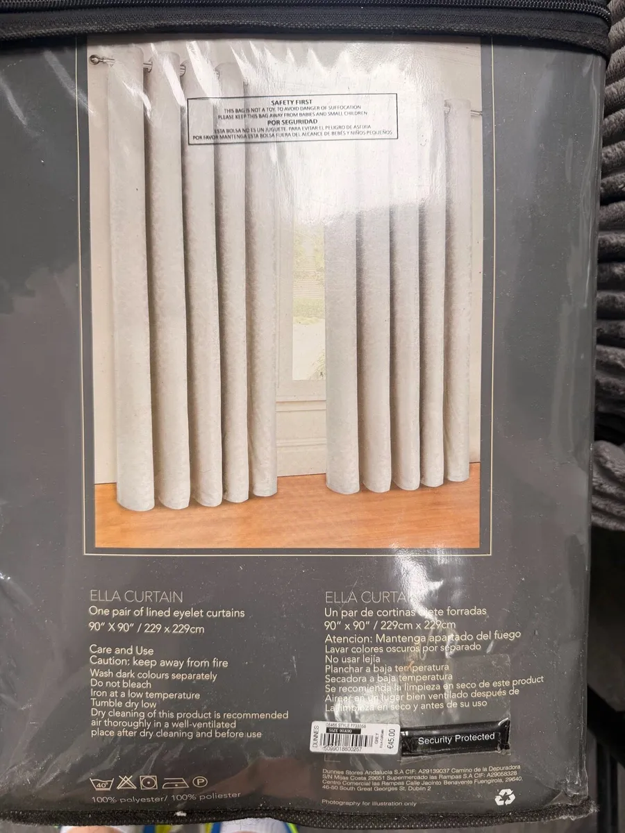 Curtains - Image 2