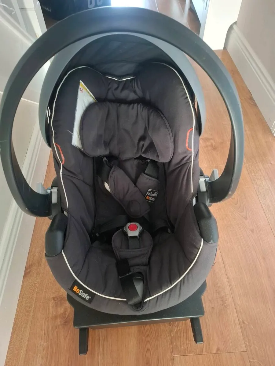 Car seat - Image 1