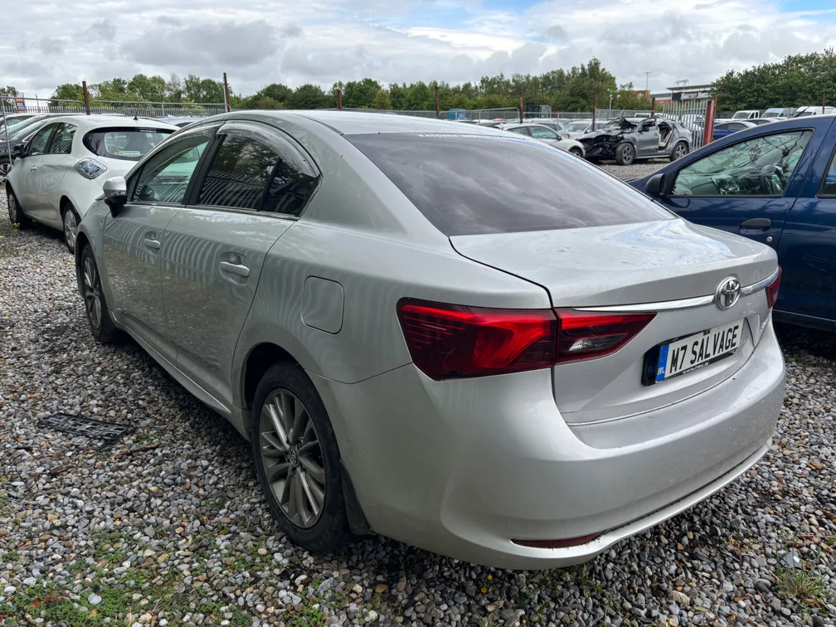 18 Avensis 2.0 d4d BE 160km Drives - Image 4