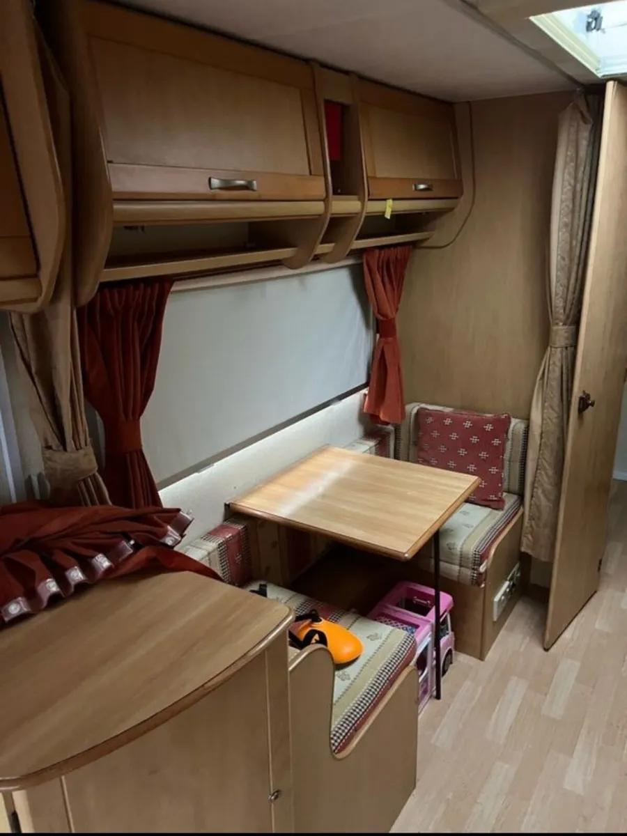 Caravan - Image 3