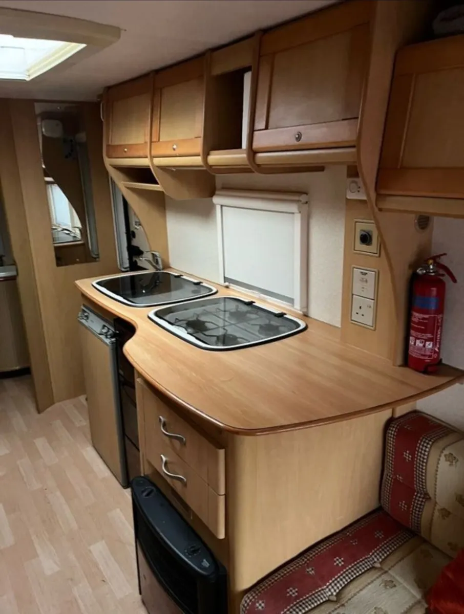 Caravan - Image 4