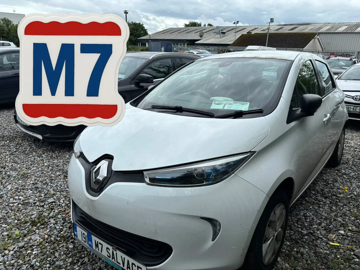 19 Zoe Exp 40km Takes drive V clean - Image 1