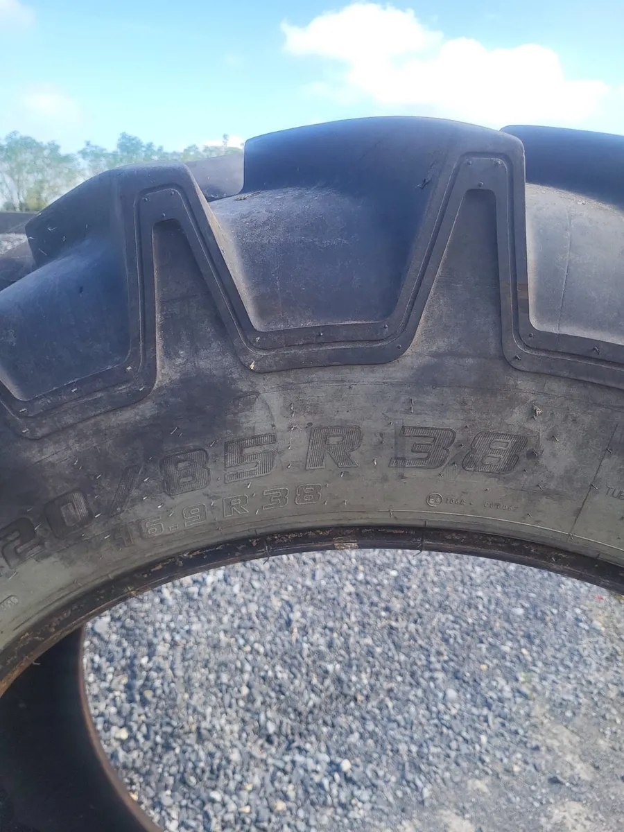 420/85 38 Tyre - Image 4