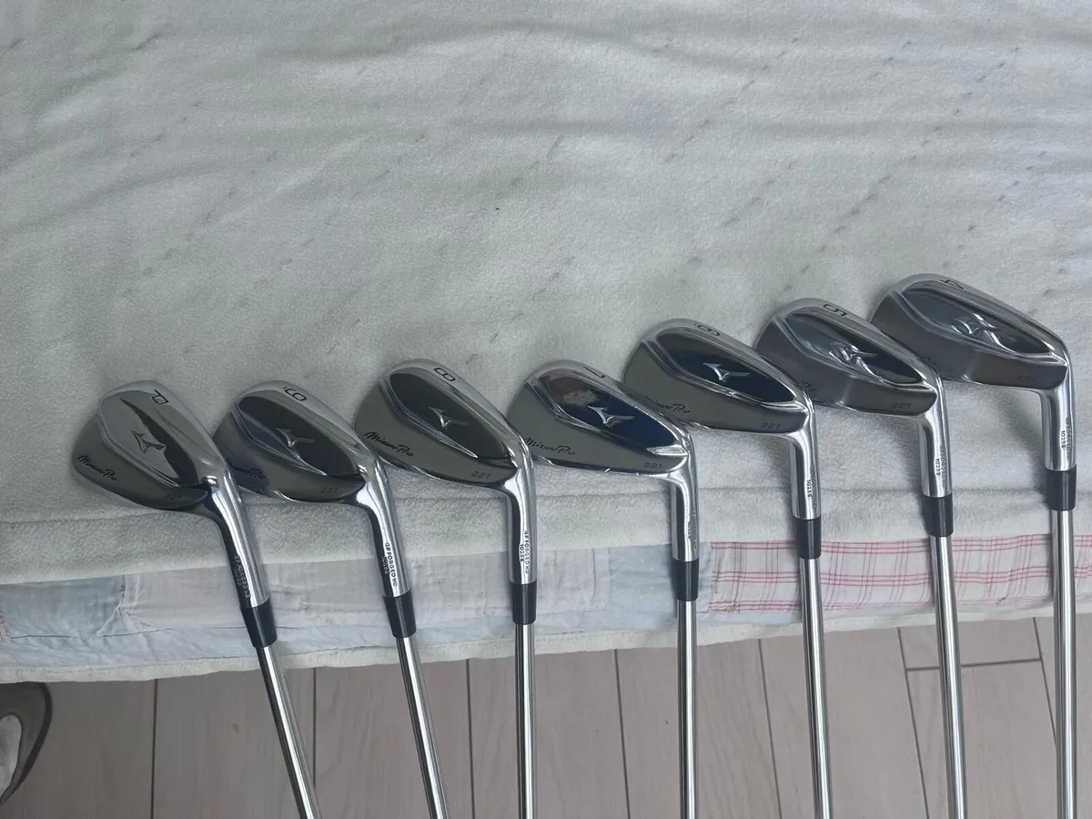 Mizuno Pro 221 Irons - Image 2
