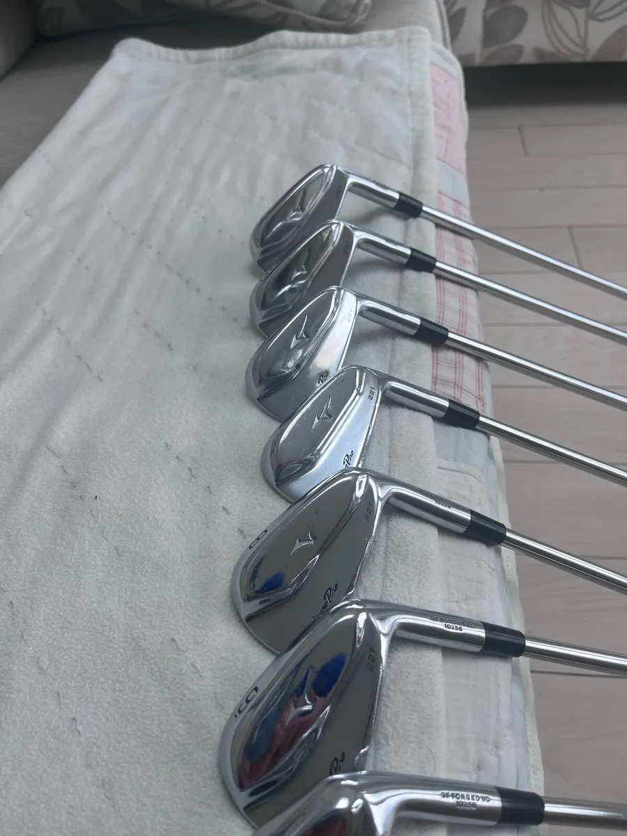 Mizuno Pro 221 Irons - Image 1