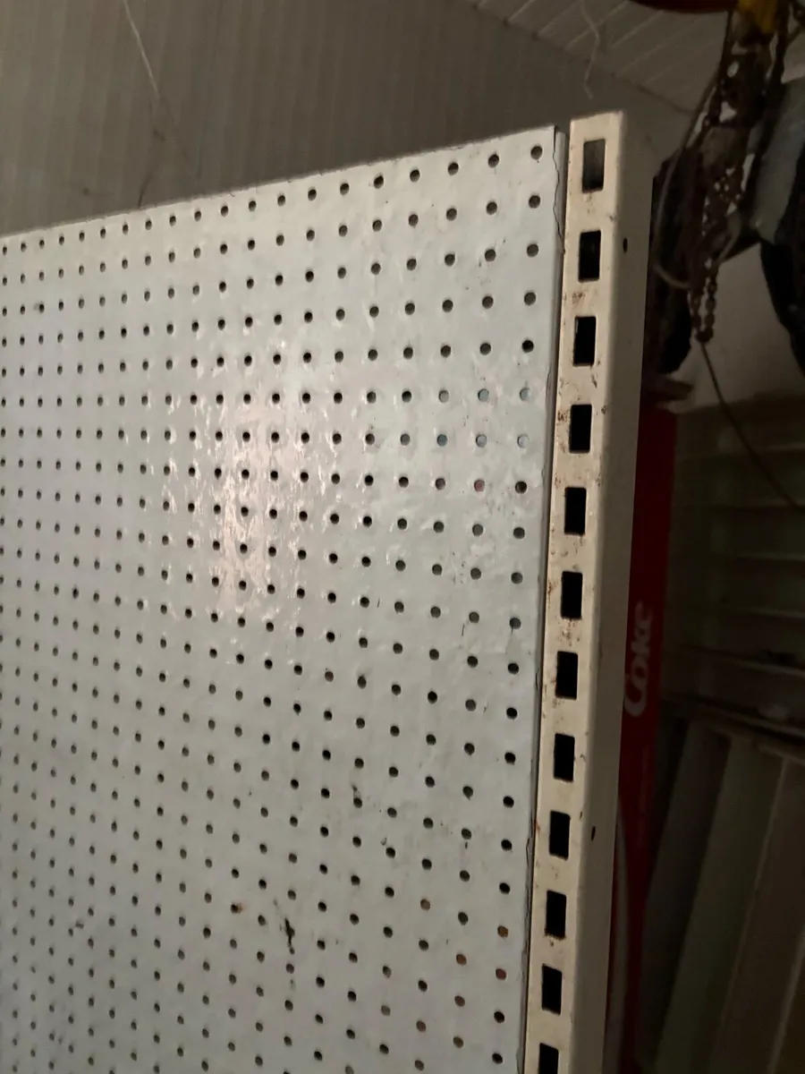 Metal shelf rack - Image 1