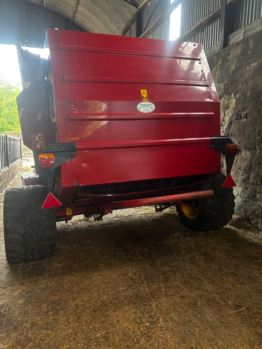 New Holland Round Baler - Image 3