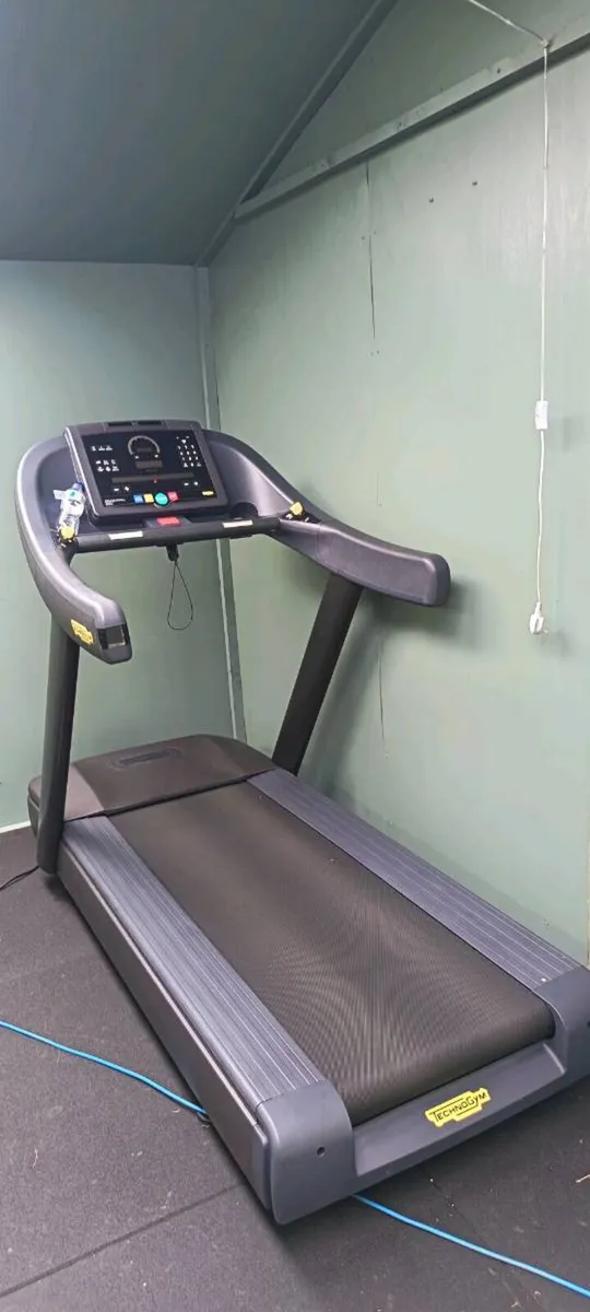Technogym run 1000 cosmic black