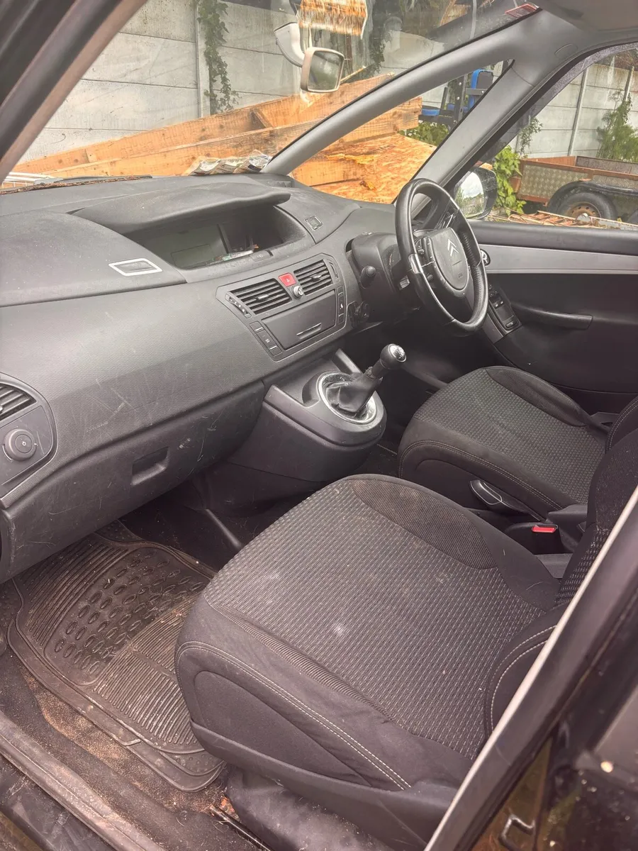 Citroen C4 for parts - Image 3