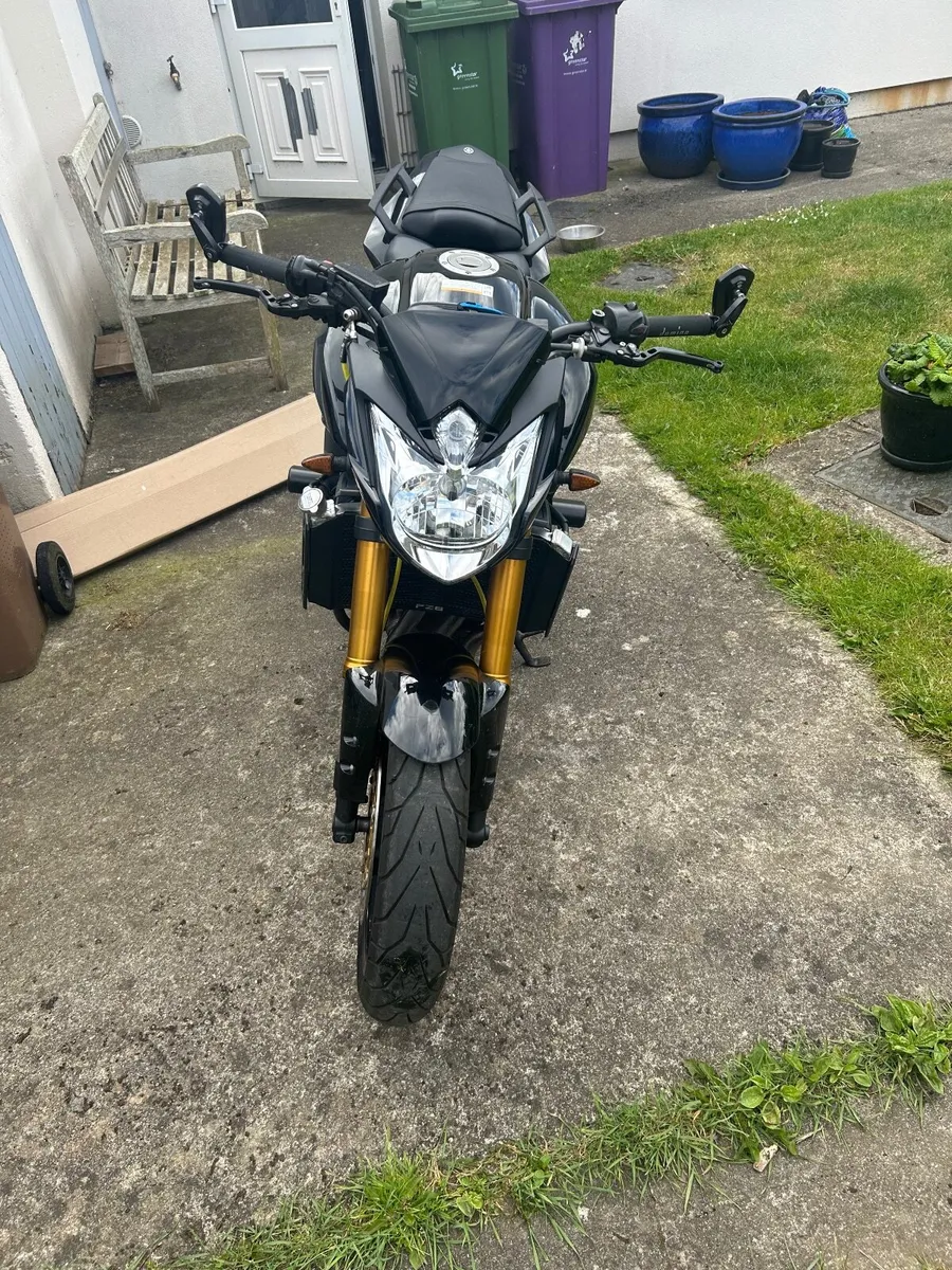 YAMAHA FZ8 2012 - Image 4