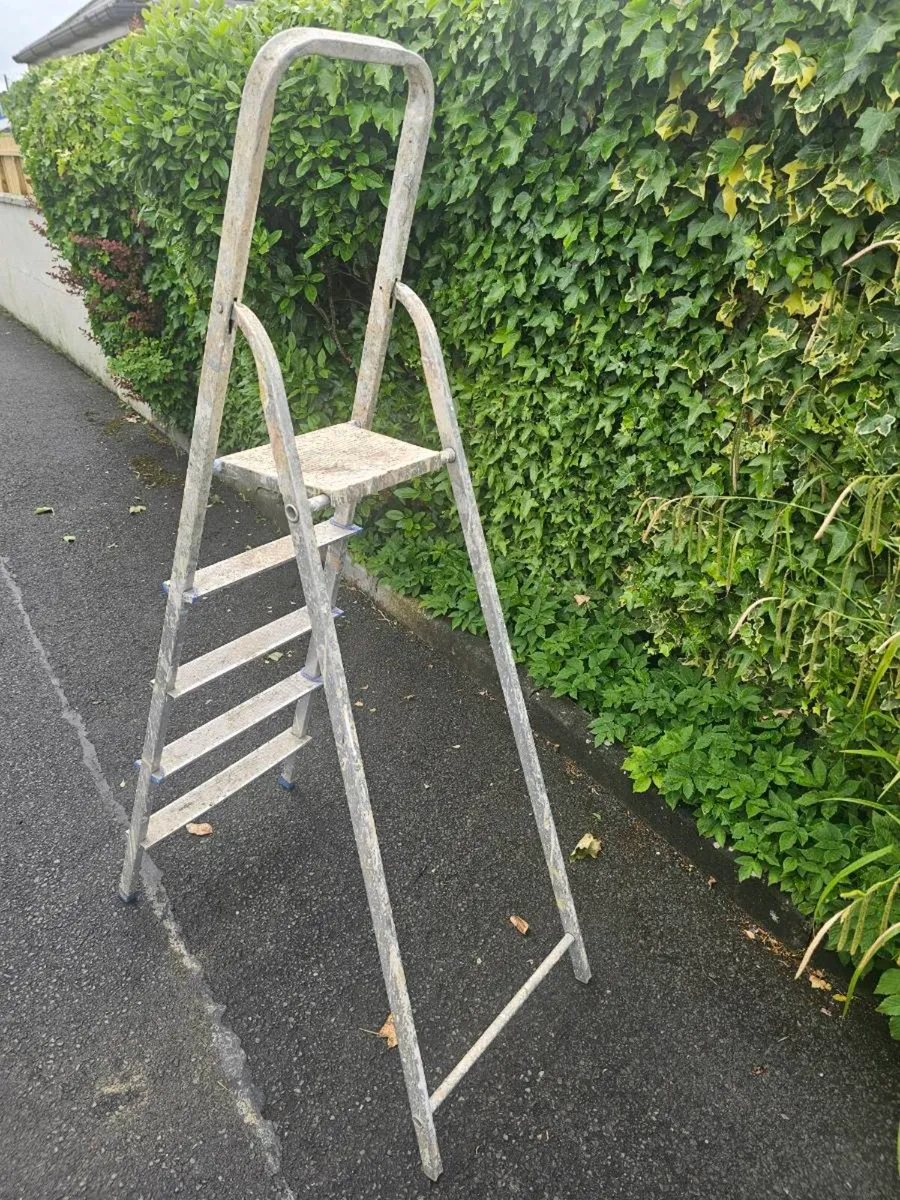 Step ladder - Image 2
