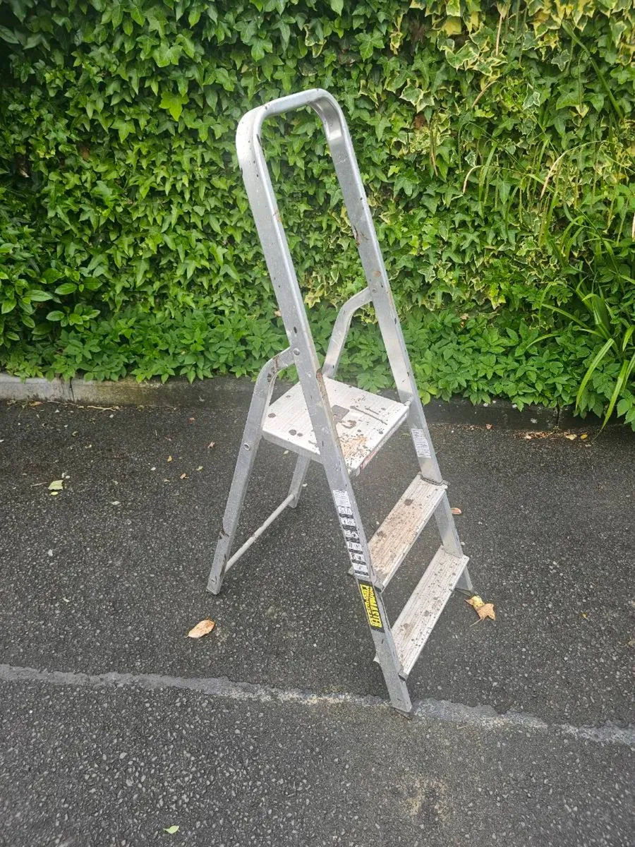 Step ladder - Image 1