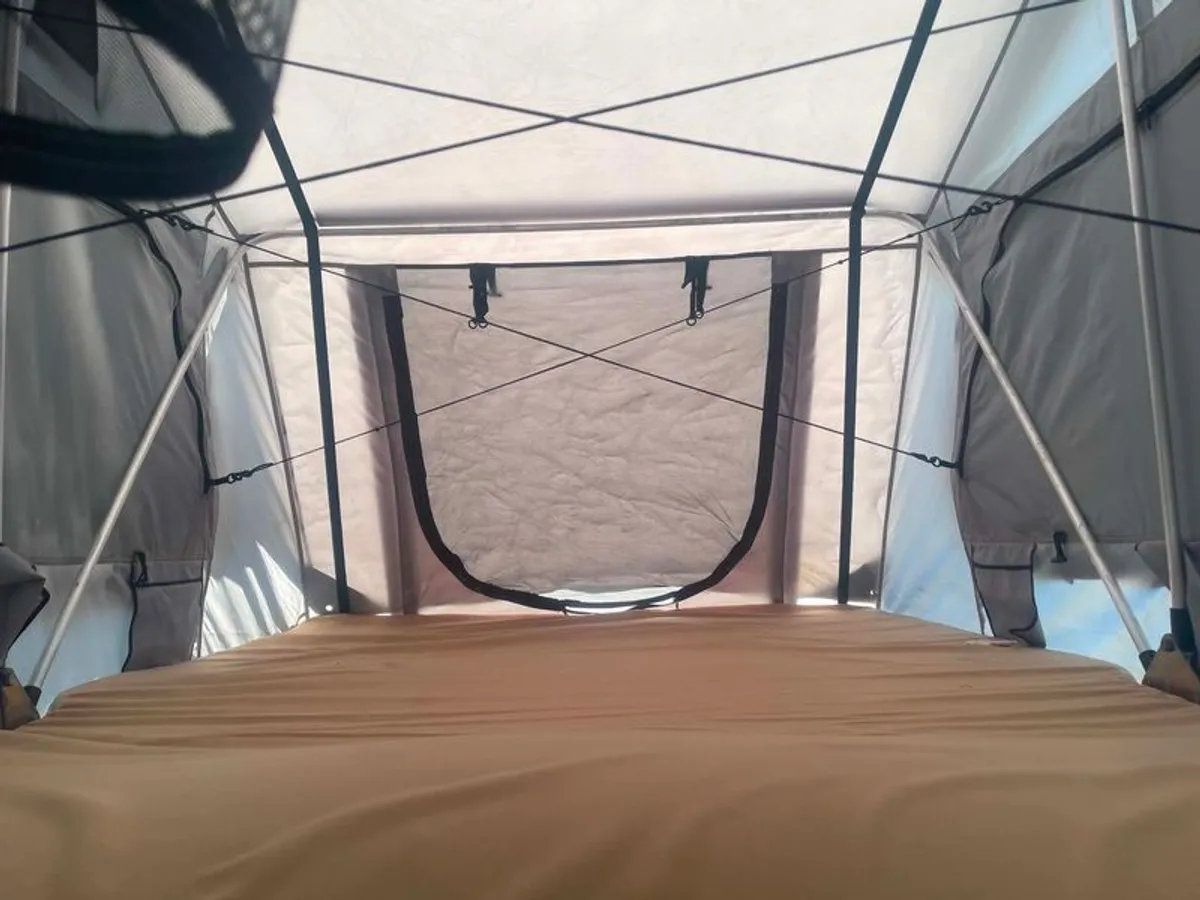 Venture roof tent - Image 1