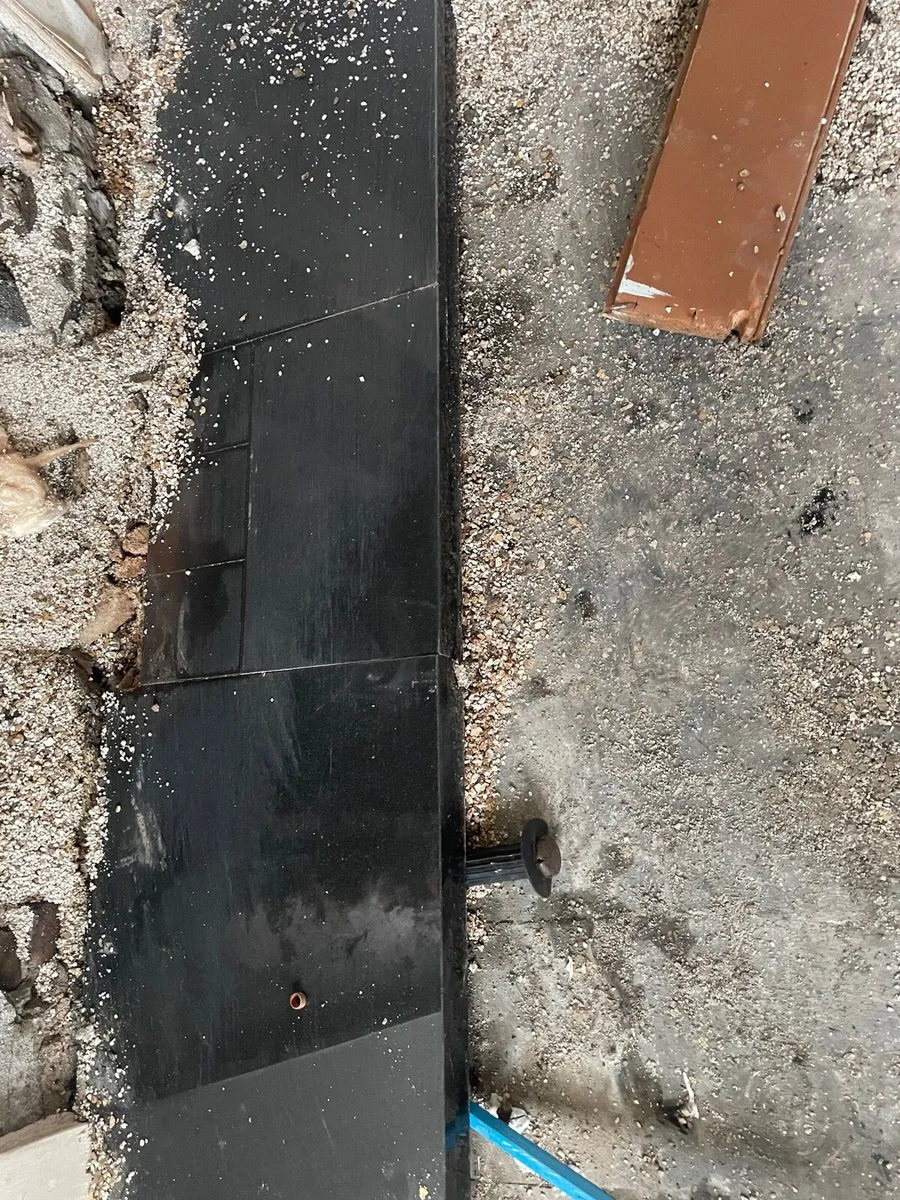 Fire mantle piece and surround. - Image 2