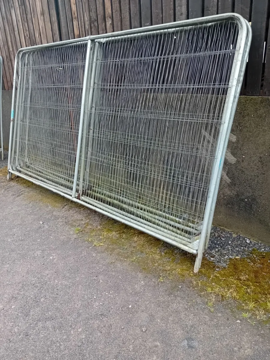 Roof Tiles, Fencing, Gate - Image 3