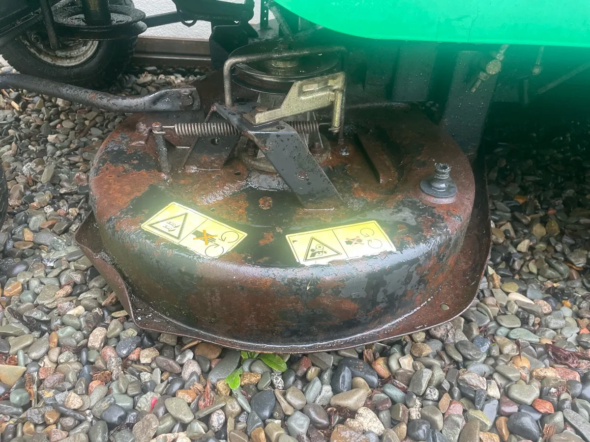 Ride on lawnmower - Image 3