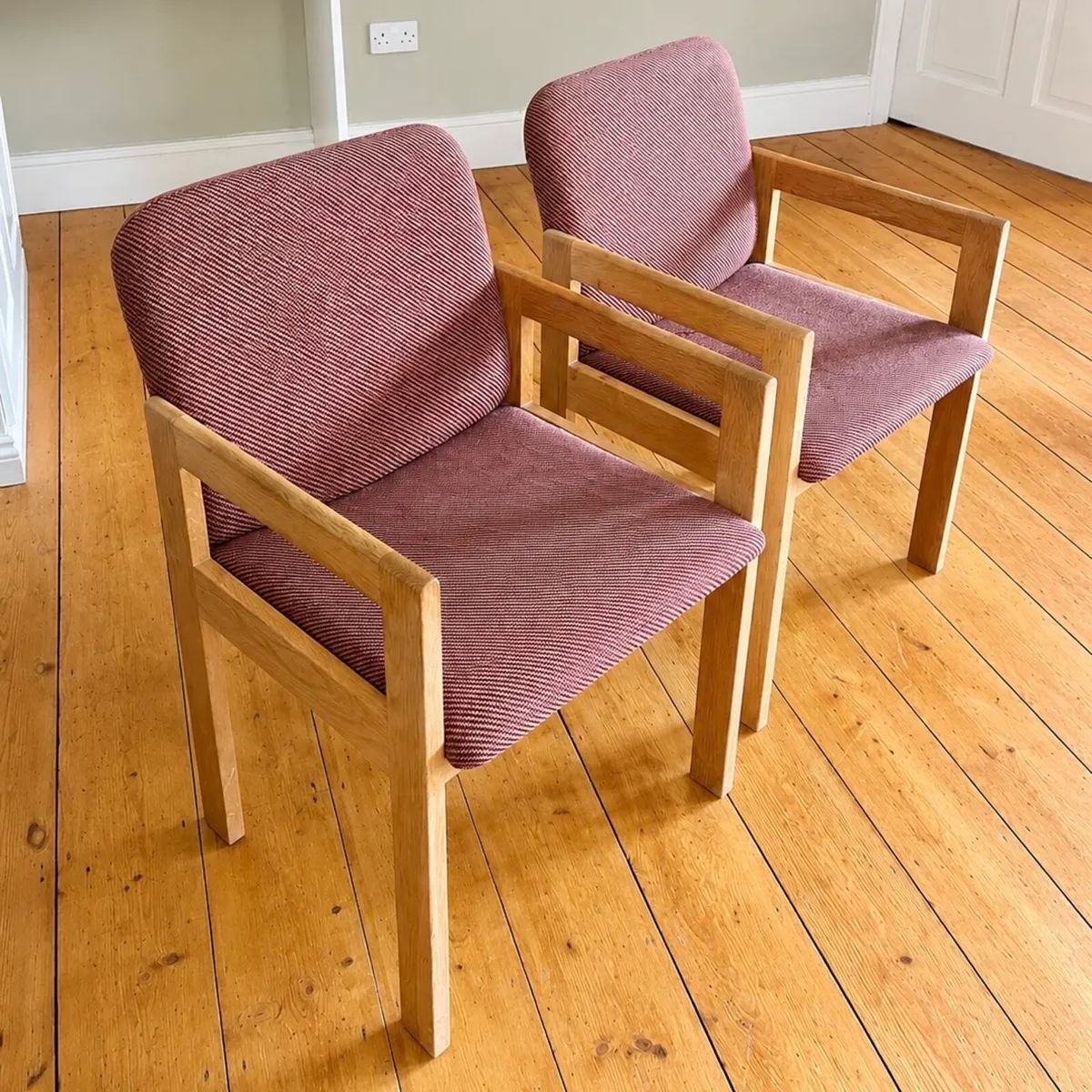 Pair of Mid-Cetury style oak chairs - Image 1