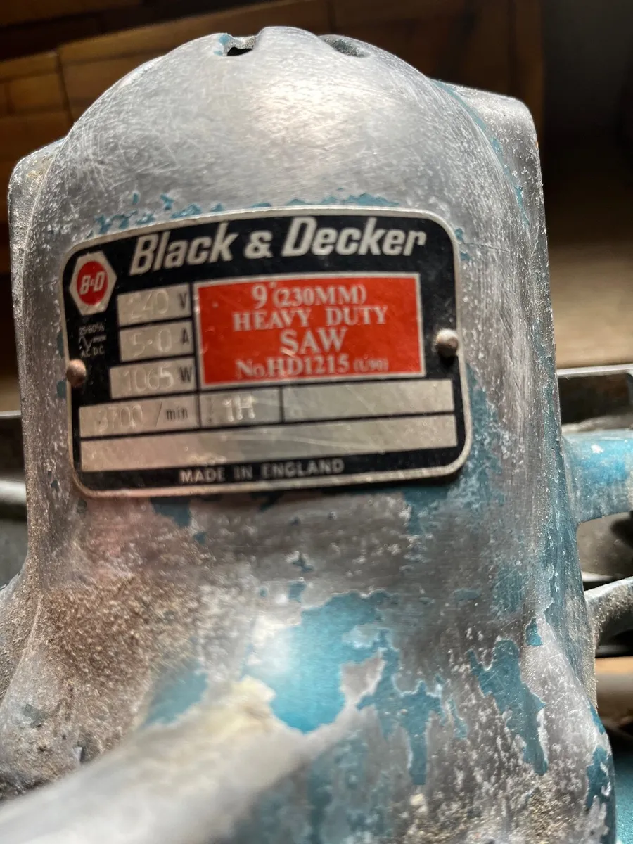 Heavy duty Black & Decker circular saw - Image 4