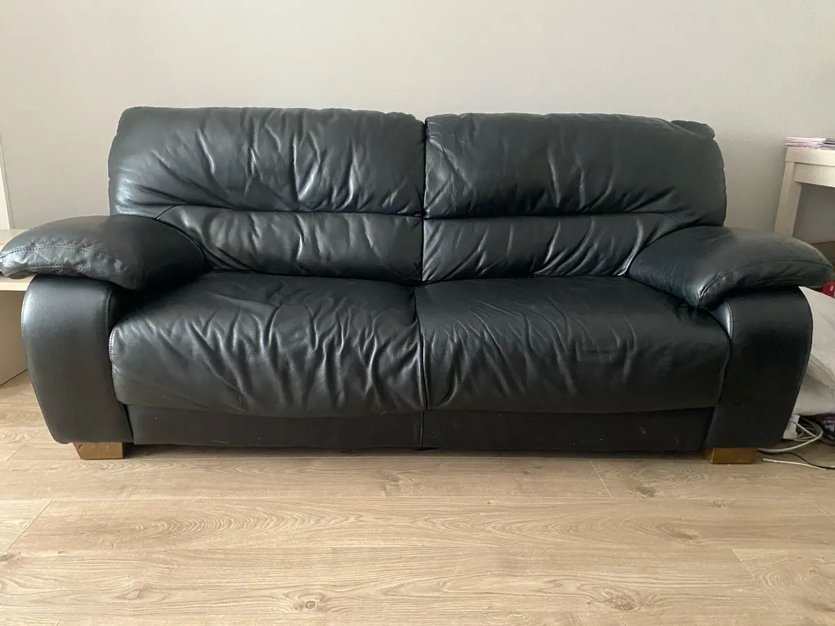Black leather couch - Image 1