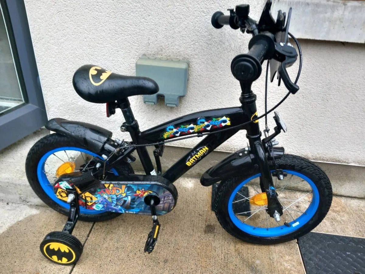 Kids batman bike size 14 inch wheels. - Image 1
