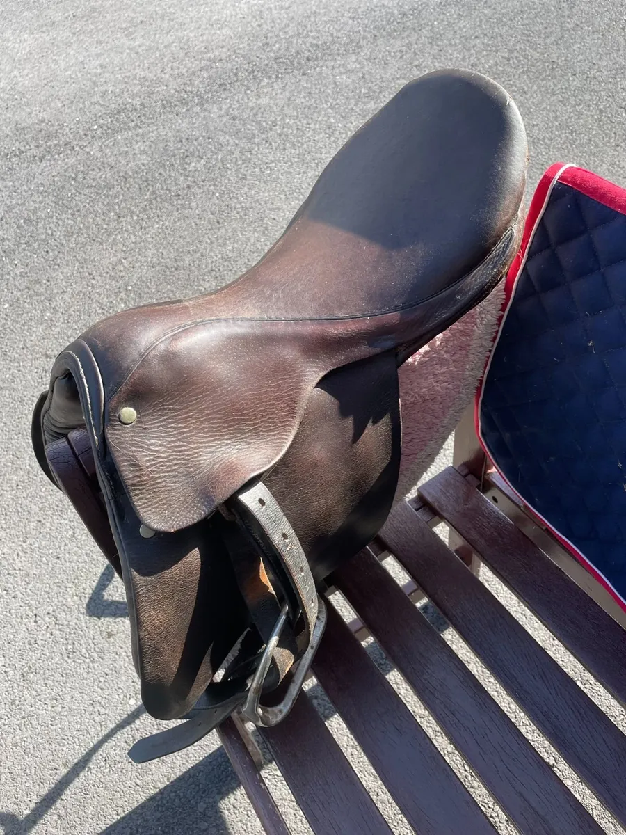 Berney 15.5” Saddle - Image 1