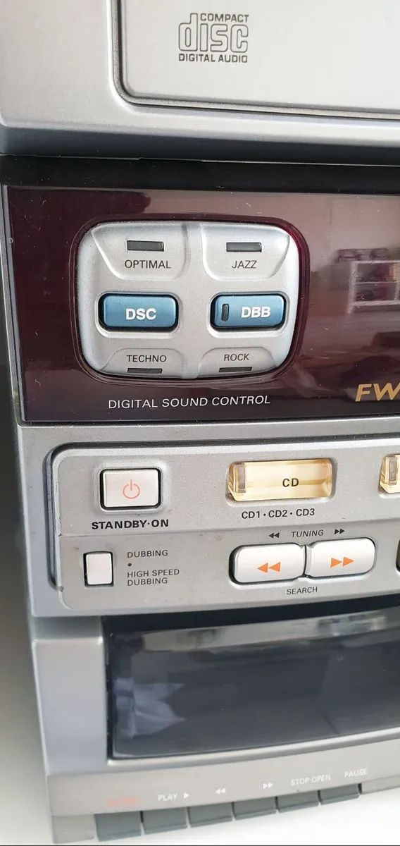 Philips FW316C Vintage 3-CD Hi-Fi with Remote - Image 4