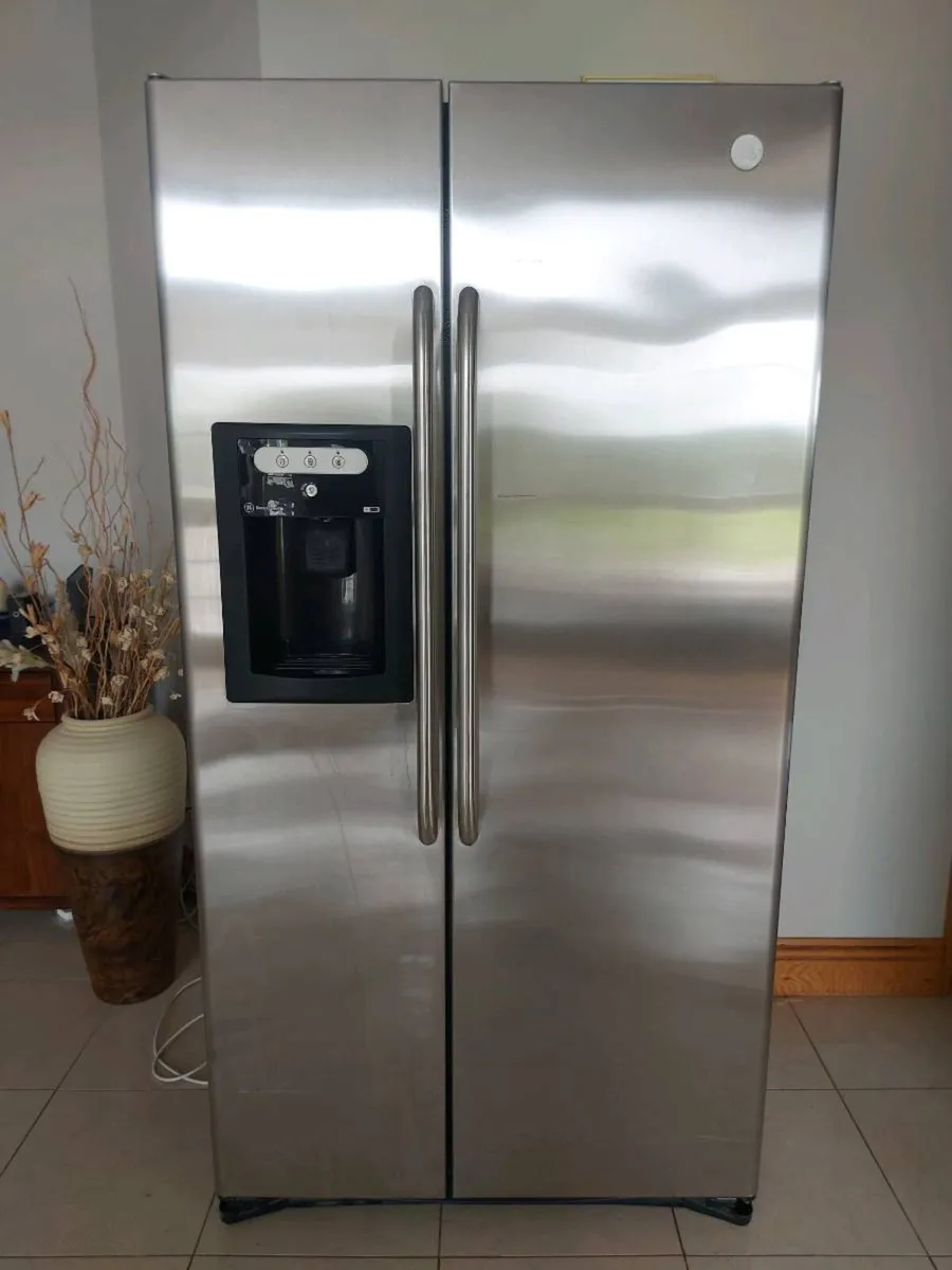 GE American Fridge Freezer - Image 1