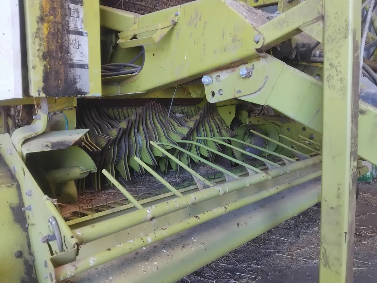 Claas 254 baler - Image 4