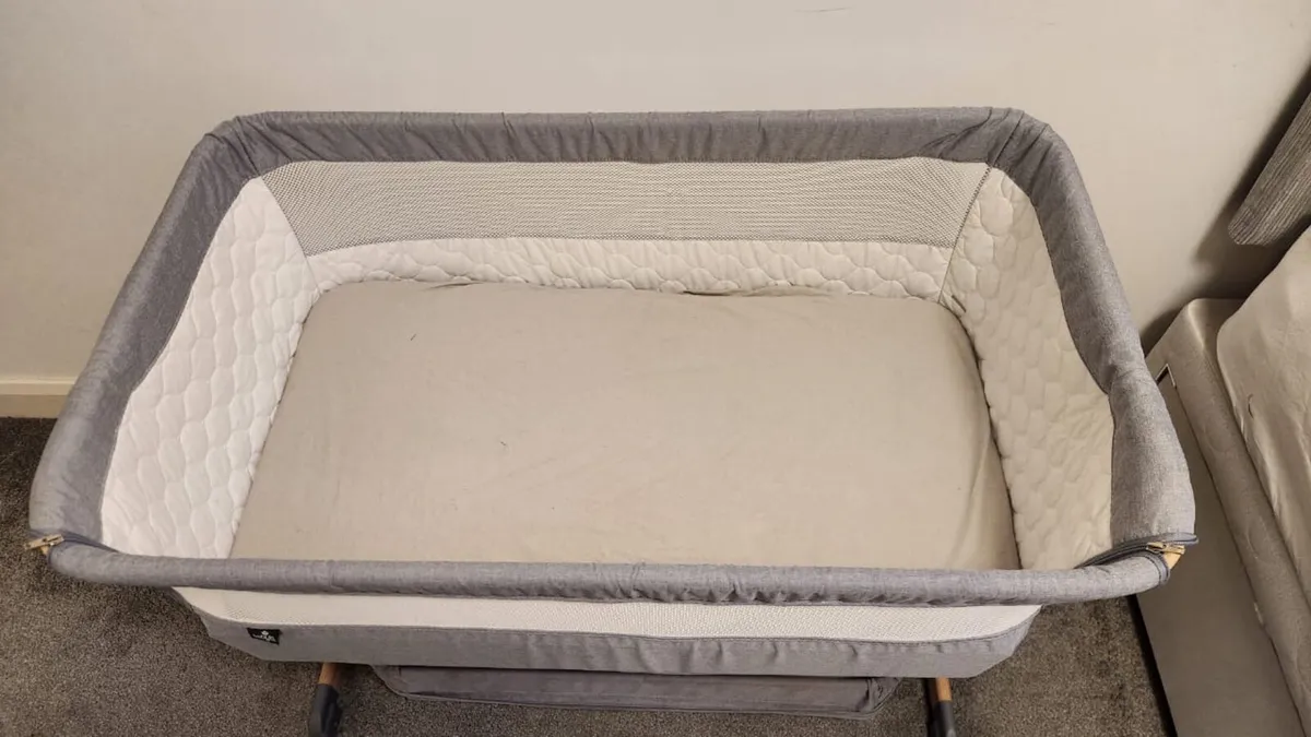 Tutti Bambini CoZee Bedside crib for Sale - Image 3