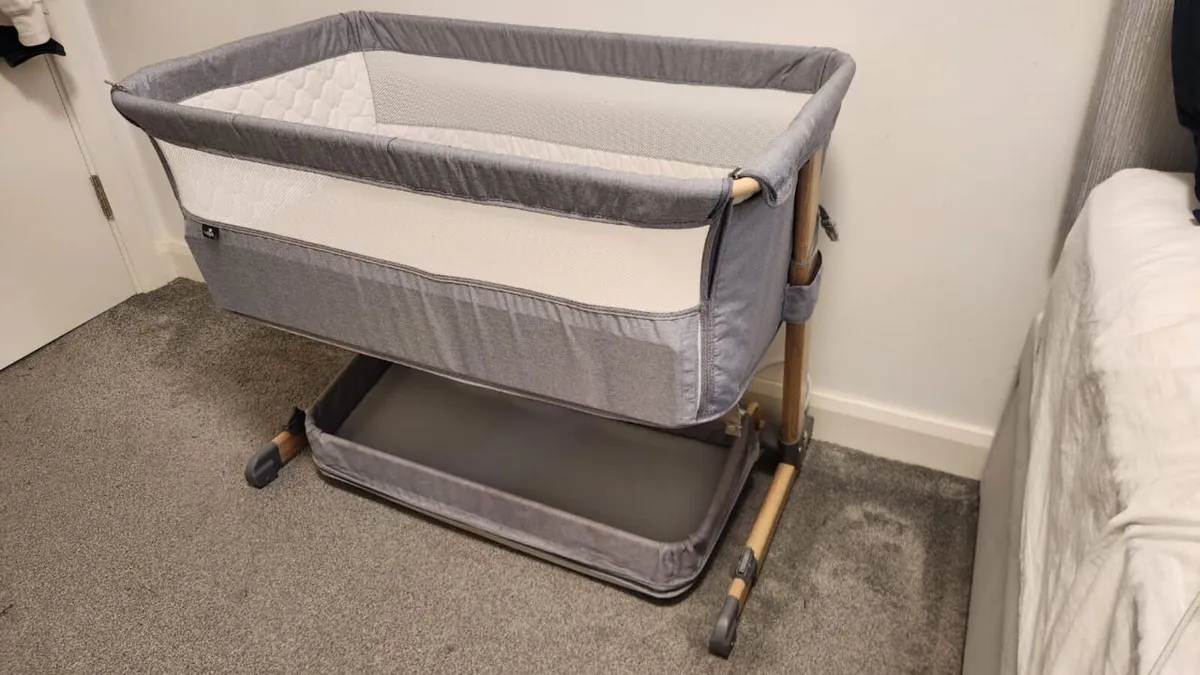 Tutti Bambini CoZee Bedside crib for Sale - Image 4