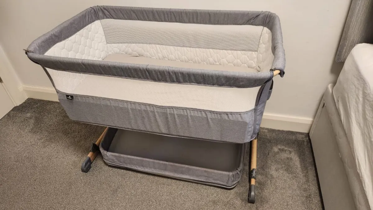 Tutti Bambini CoZee Bedside crib for Sale - Image 1