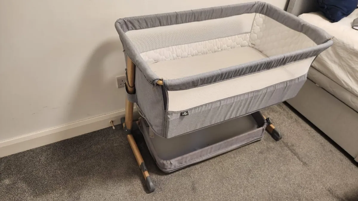 Tutti Bambini CoZee Bedside crib for Sale - Image 2