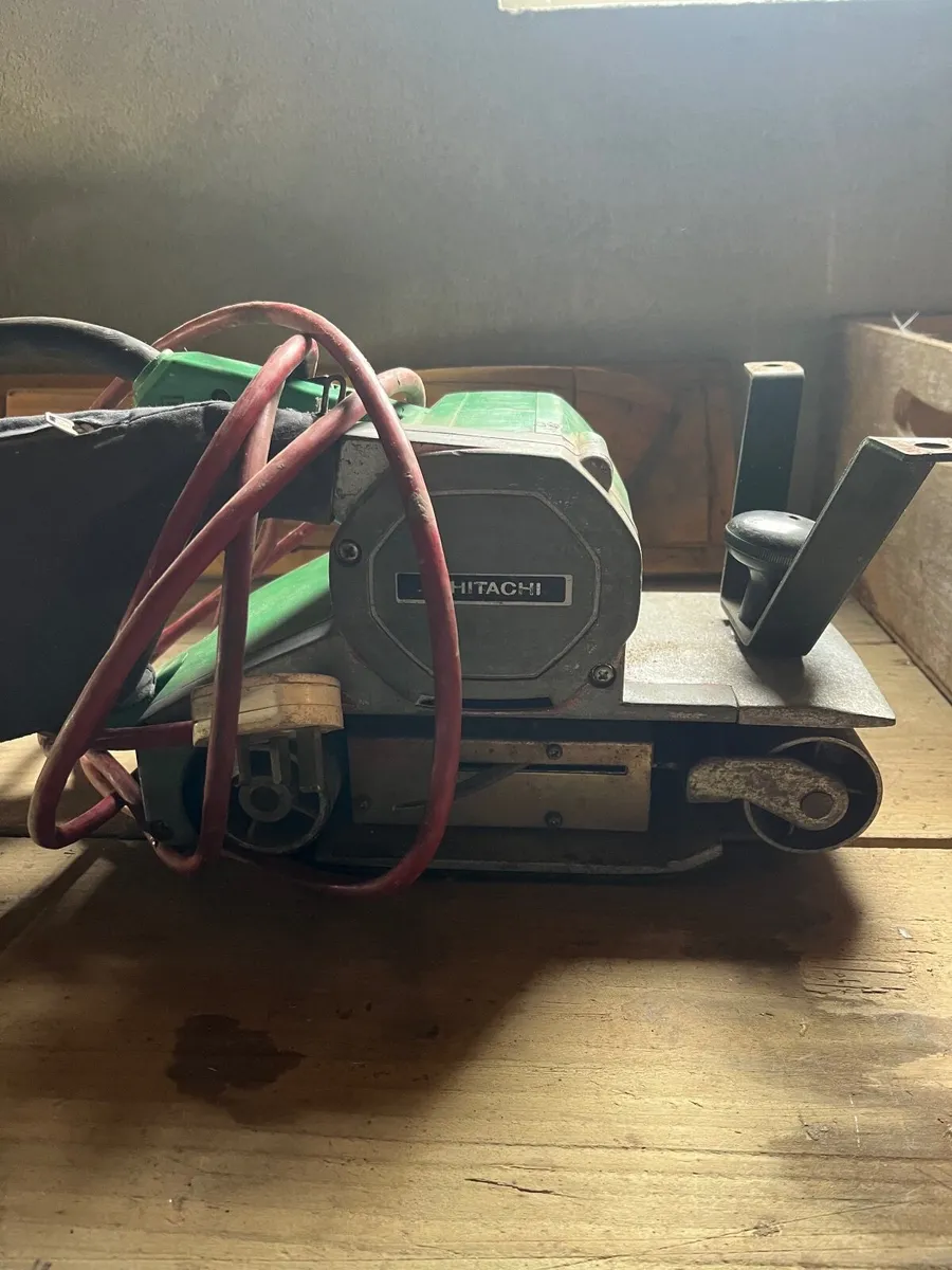 Hitachi Belt sander - Image 1