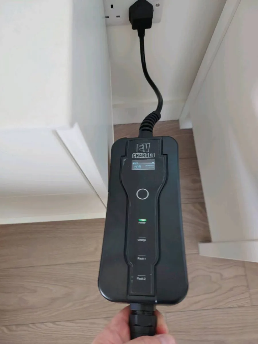 Mitsubishi Outlander charging cable - Image 1