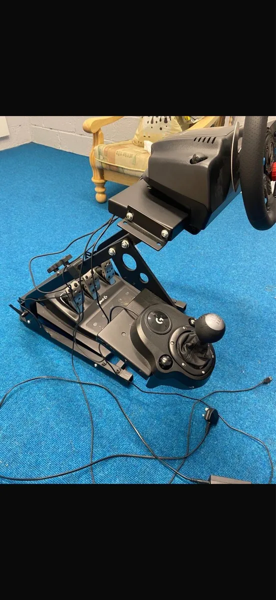 Logiteck g29 steering wheel and pedals - Image 3