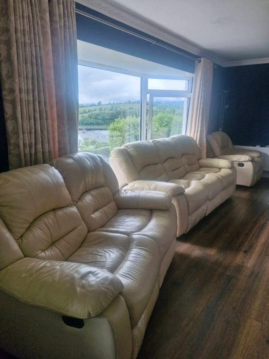 Cream leather sofas 3. 2 & 1 - Image 1