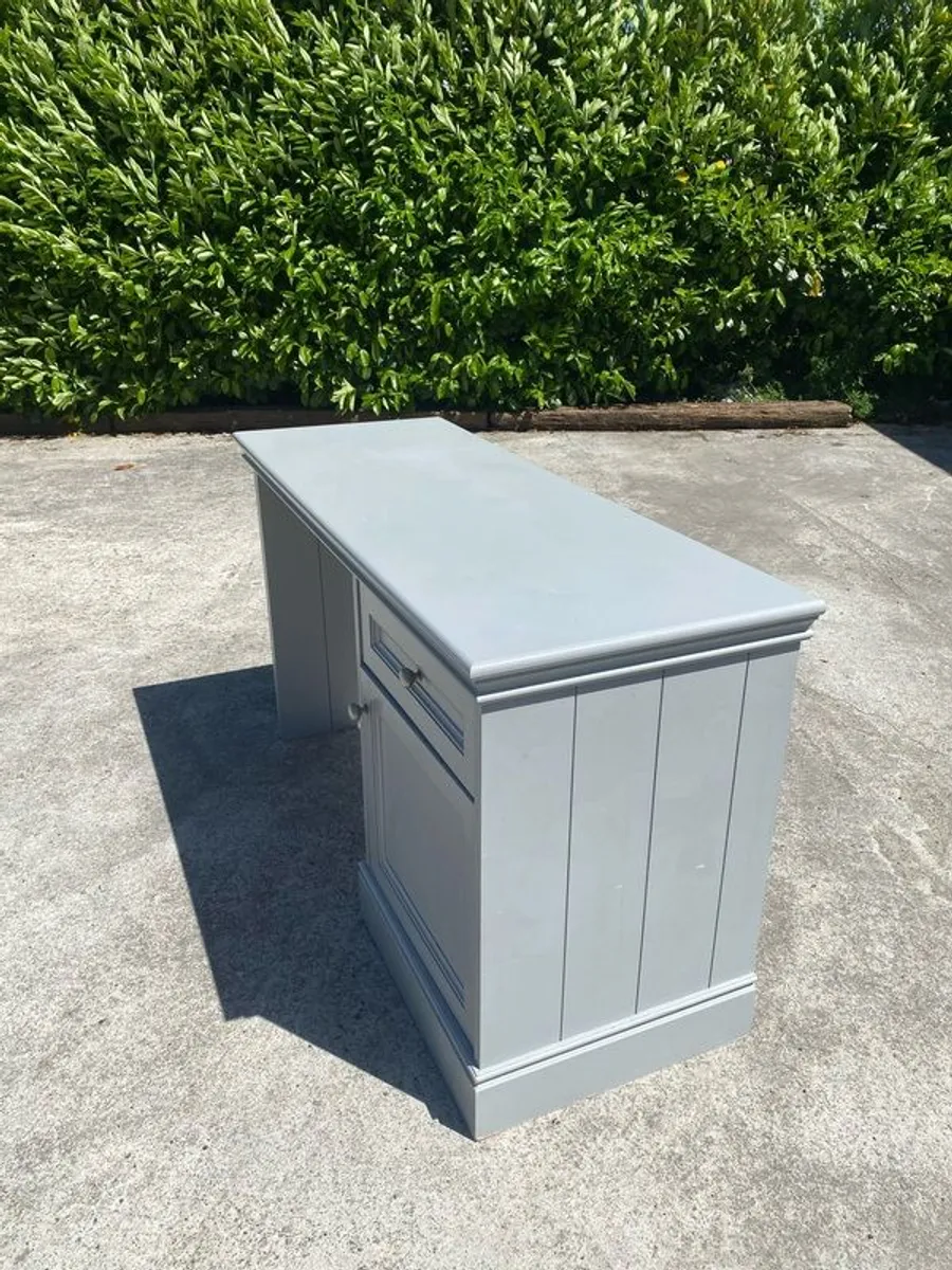 Bespoke desk - Image 3