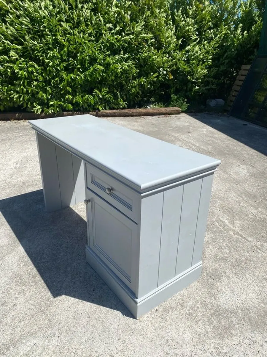 Bespoke desk - Image 4