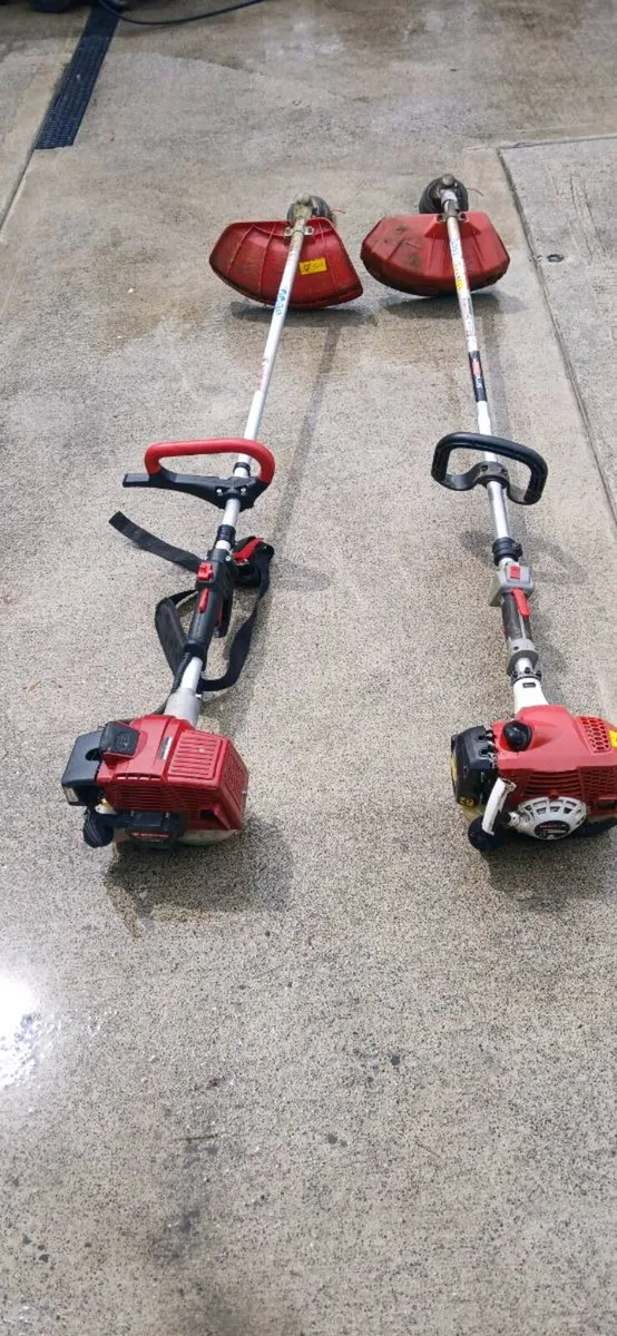 2 Trimmers - Image 1