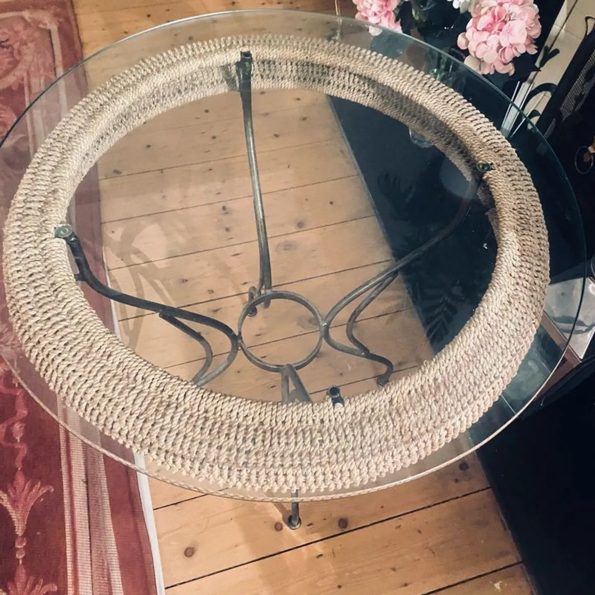 Coffee table with glass top and two matching occasional tables - Image 4