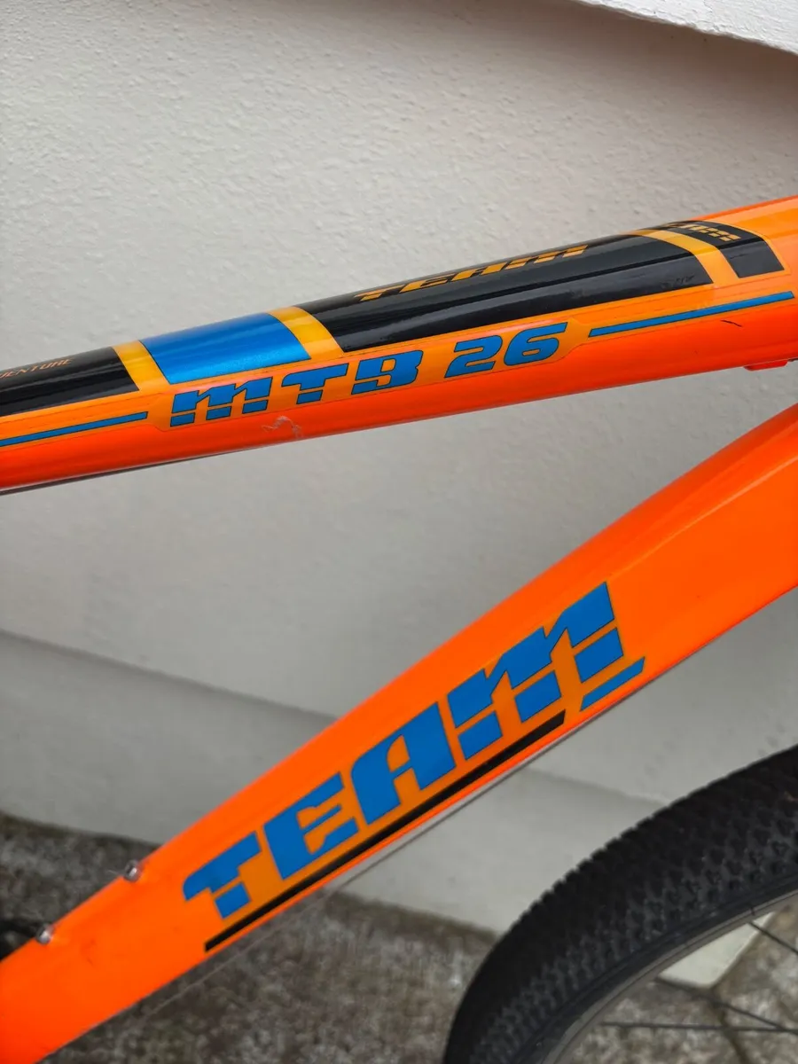 2 x 26” mountain bikes - Image 2